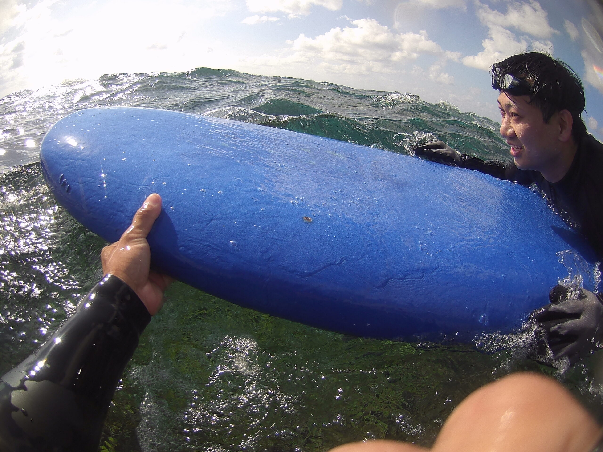 【2月】沖縄の海で初サーフィン体験！