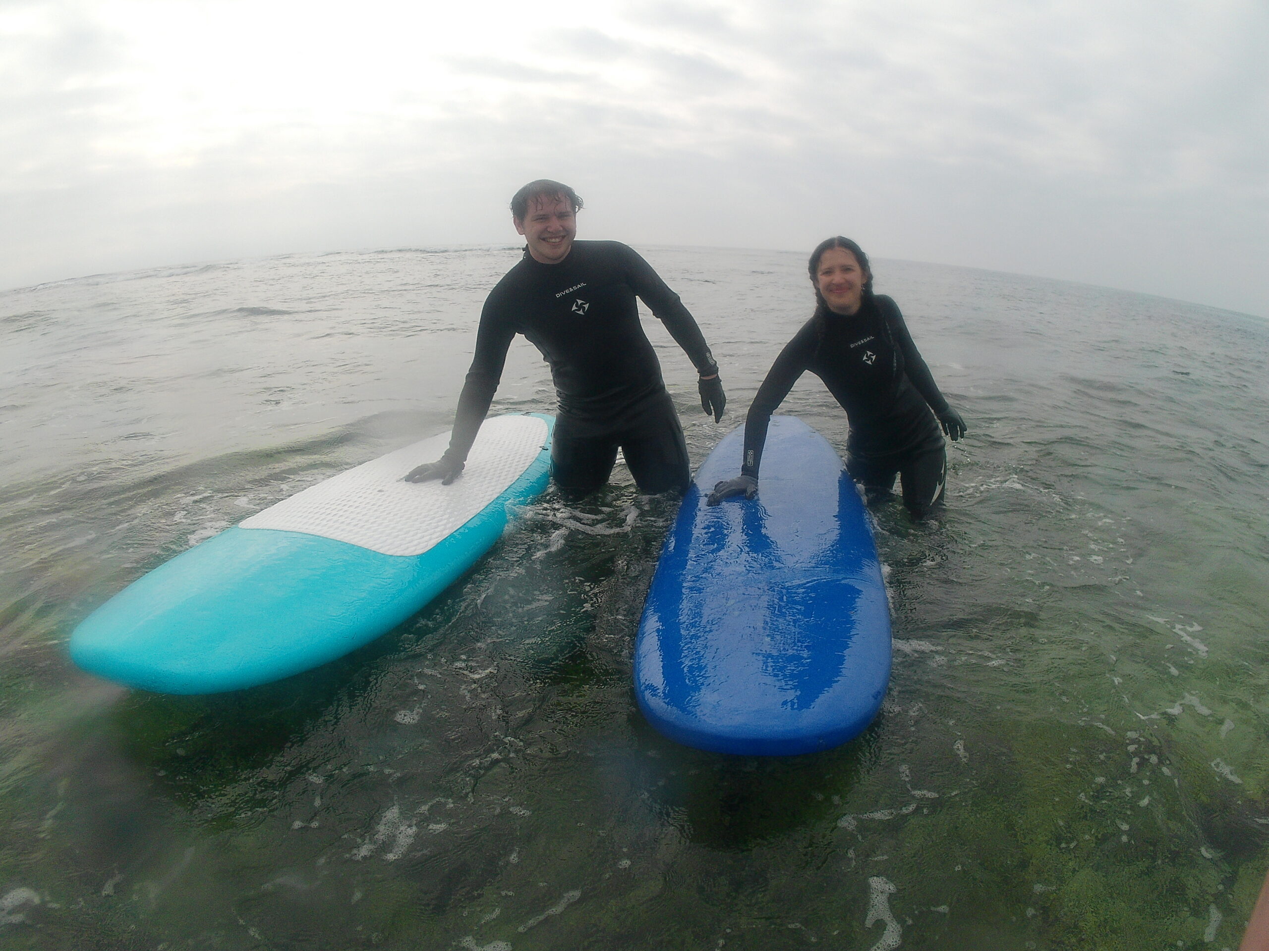 沖縄でサーフィン体験！3月の海でもドイツ人なら寒くない？！